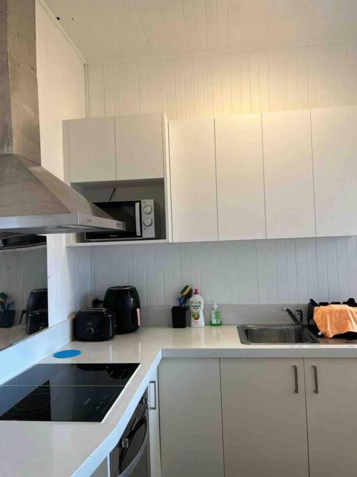 Sunny Apartment In Central Karori ويلينغتون المظهر الخارجي الصورة